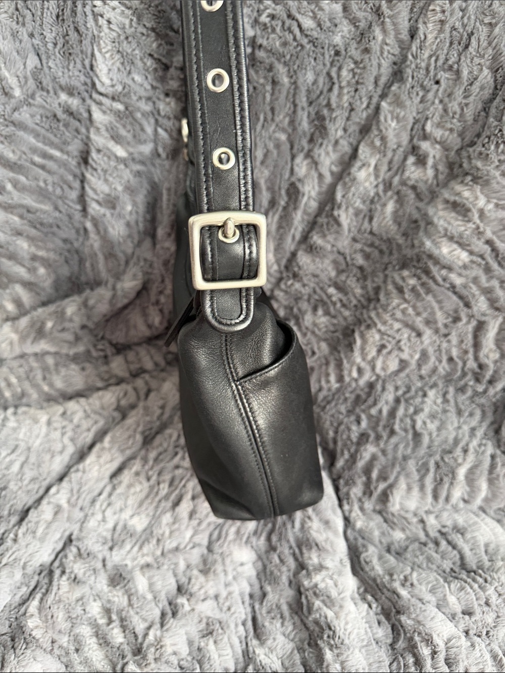 Vintage Y2K Coach Black Leather Crossbody Shoulder Bag - Picture 3 of 10